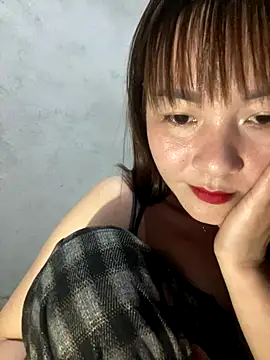 Webcam Model (Star_fruit)  is live.Free join now!