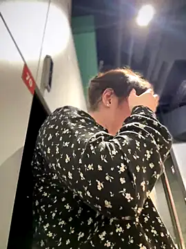 zhenjapoledance - ZhenjaPoledance's free webcam - UK Sex Cams