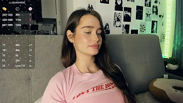 lovelyalivia webcam