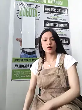 CHARLOTTE__05 webcam