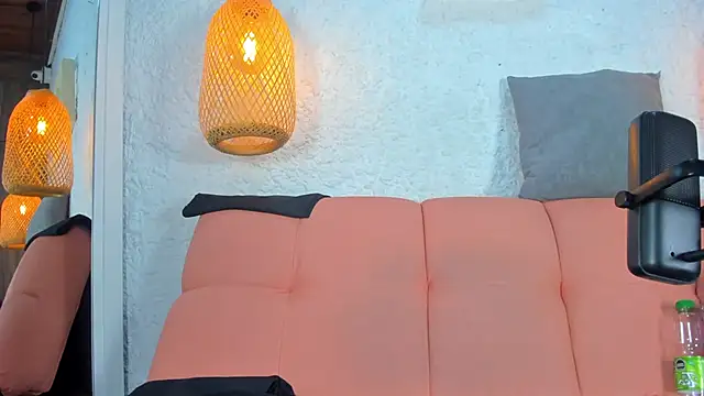 emiily_s - Emiily_s's free webcam - UK Sex Cams