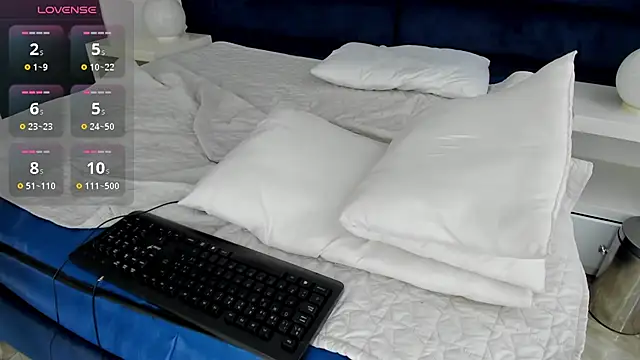 melanie_roux__ webcam