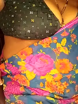 Webcam Model (Divyahoty) is live