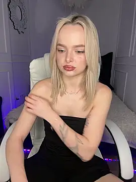 miss_blondiee webcam