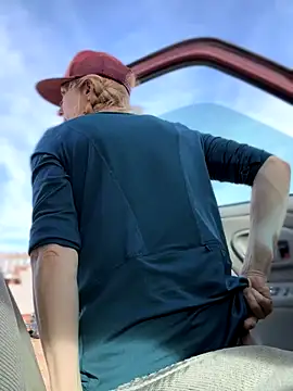 GoldenFlameGoddess webcam