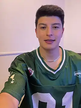 Goldenknight33 webcam