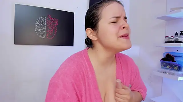 seleneluminari8 (F young) - 😈 Wet Latina Pussy — Come Make Me Shake