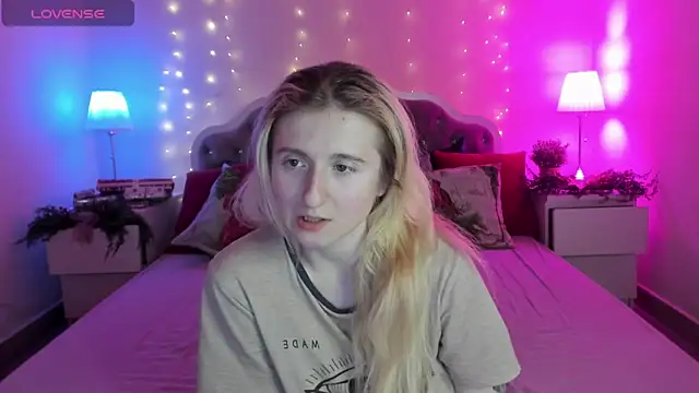 CamillaDreamer webcam