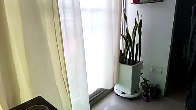 Adam_Valenciia webcam