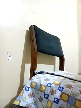 sexxylucia (F young) - Destroy my sweetHoles PAY MY RENT PLEASE