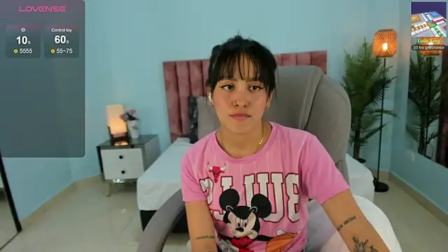 tati_saldarriaga webcam