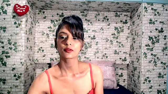 IndianSexyLove00 webcam