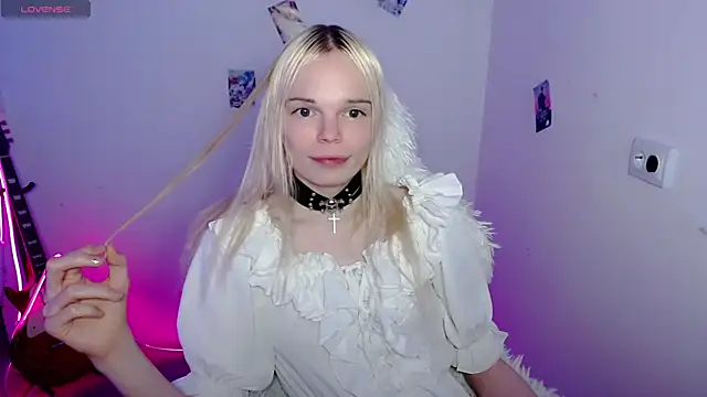 Emily_Nyaffee webcam