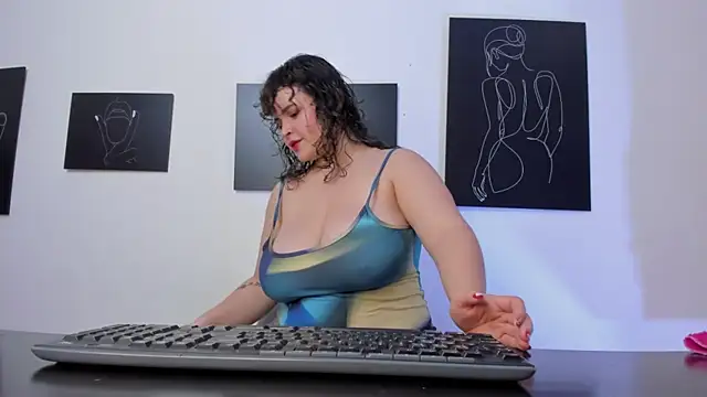 SeleneLuminari8 webcam