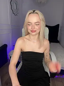 miss_blondiee webcam