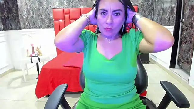 Imyourdirtymilf webcam