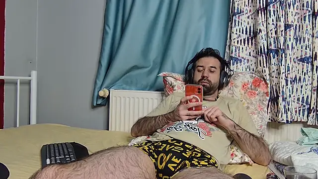 hairybearcb (Ask my age) - get me hard & CUM