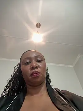 Bootyliciouse21X webcam