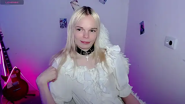 Emily_Nyaffee webcam