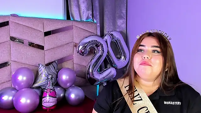 MadissonLee__ webcam