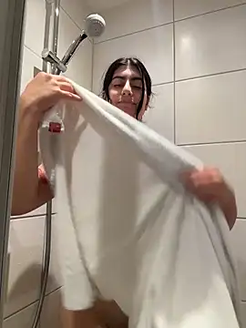 Miakhalifa_a webcam