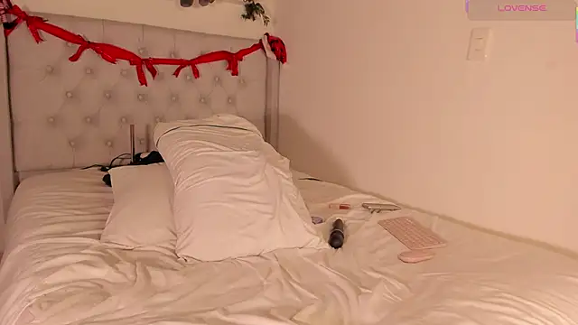 kristal_benet webcam