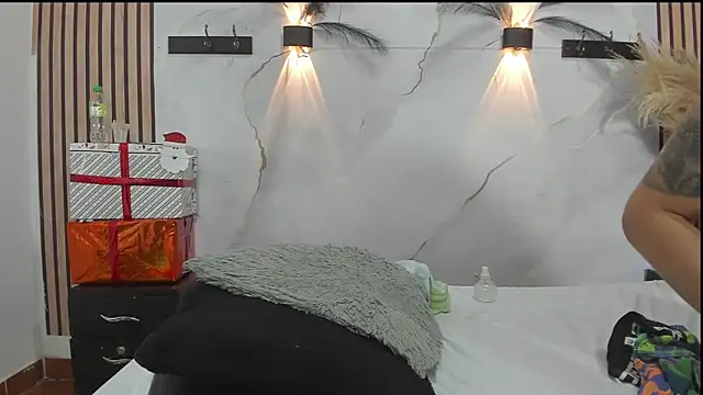 SabrinaAndEddy webcam