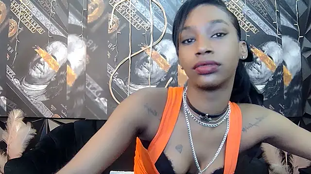 Lilmisbaddyxxx webcam
