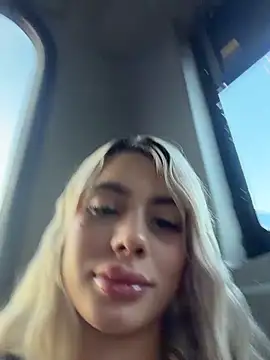 YouCandiSumisa webcam