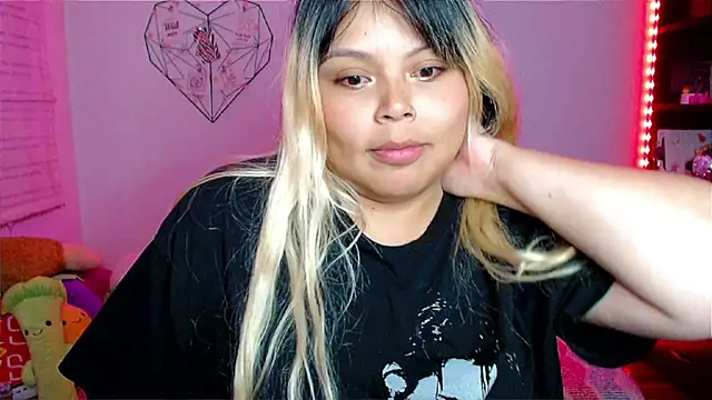 EllieMoonX webcam