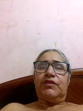 Webcam Model (_candi) is live