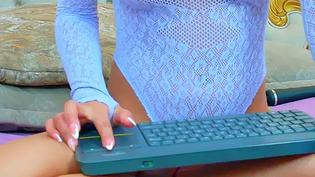 CamilaJohnston webcam