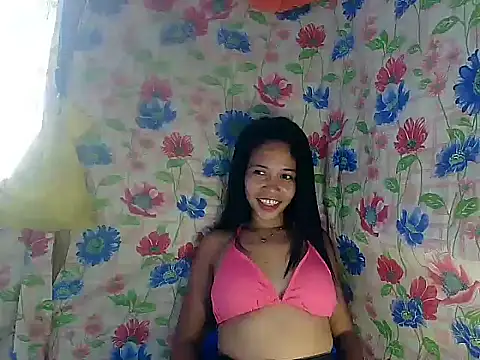 PinaySkinnyGirl webcam