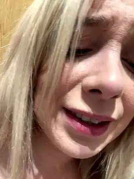 CherryAuroraa webcam