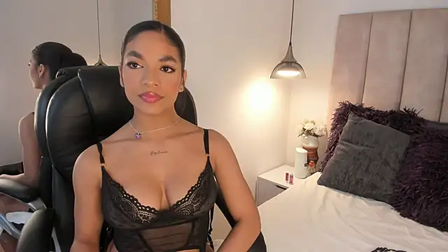 arianaa_miller_ webcam