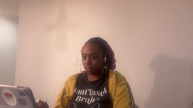 ChocolateCakeQueen webcam