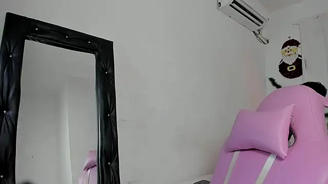 Laura_and_Kevin webcam