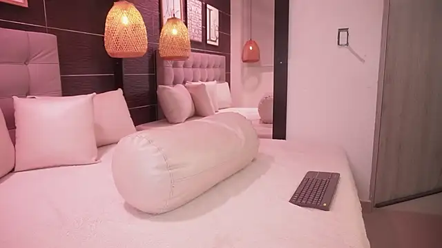 BellaLatinaTS webcam