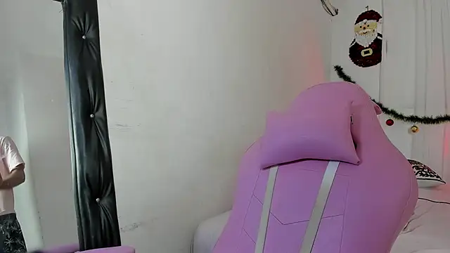 Laura_and_Kevin webcam