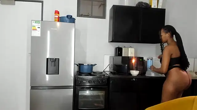 ConnieSmall24 webcam