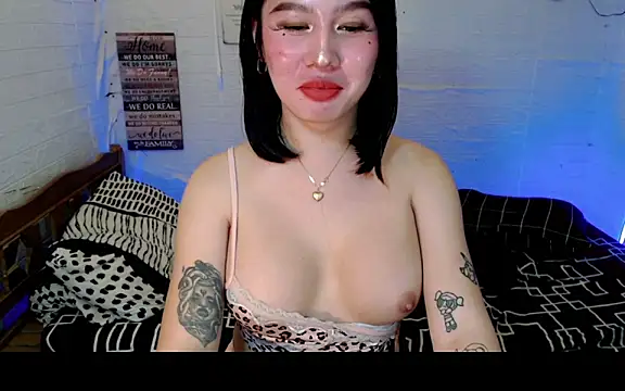 GorgeousHayami webcam