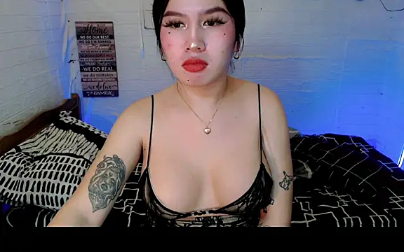 GorgeousHayami webcam