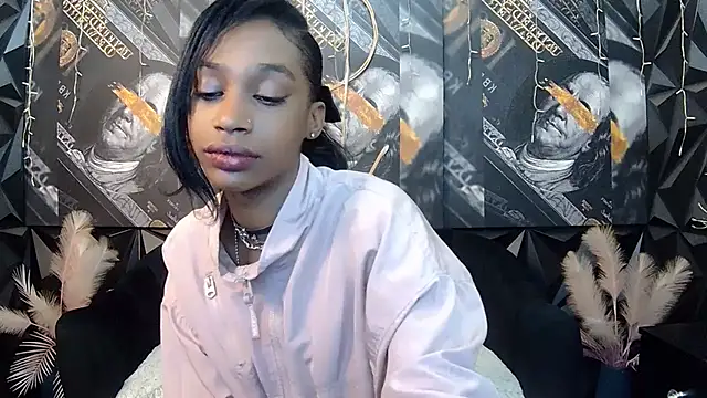 Lilmisbaddyxxx webcam