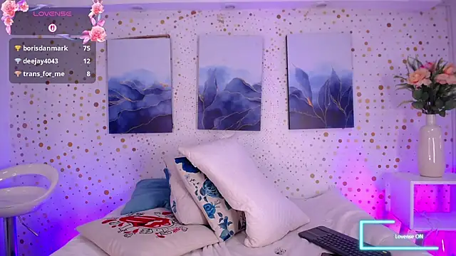 Emily_Vaughan webcam