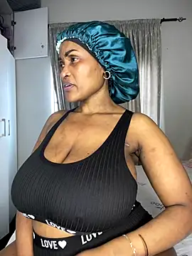 Bustygoddess32 webcam