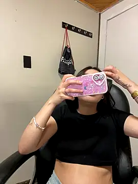 Karina16_pink webcam