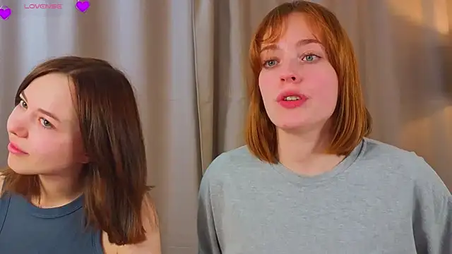 LucreciaAsters webcam