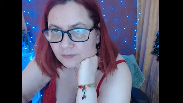 PlayfullMature webcam