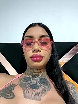 Zaratattoox webcam