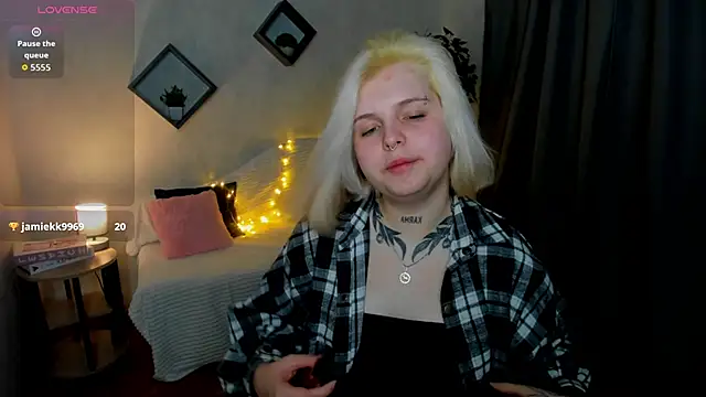 shadow__purrr webcam